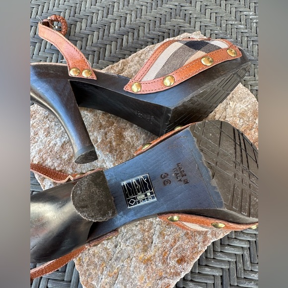 Burberry Brown Plaid Strappy Sandal Heels — Size 36 - Picture 3 of 4